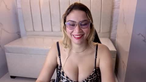 Online 800 to 1400 online show from October 22, 1:27 pm