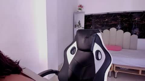 Anny online show from December 1, 8:55 pm