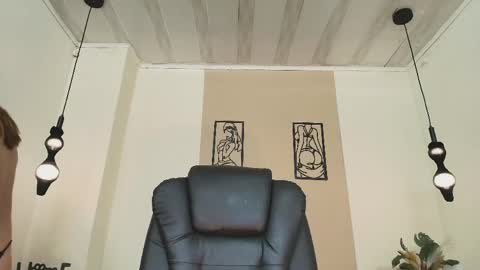 AnnyXhot online show from May 6, 1:04 pm