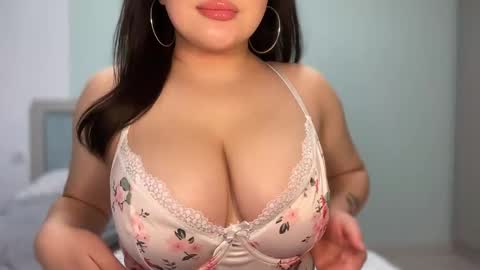 Snapshot of anora_sunny chatting on September 27, 12:12 pm Any online show from September 27, 12:12 pm