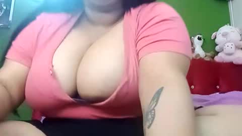 Snapshot of antonela_bigboobs1 chatting on September 25, 3:33 pm Antonela PINKI online show from September 25, 3:33 pm