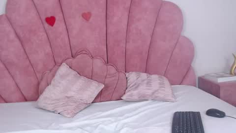 antonella_foxxxx online show from July 6, 3:03 pm