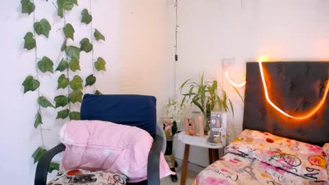antonella online show from May 15, 1:33 am