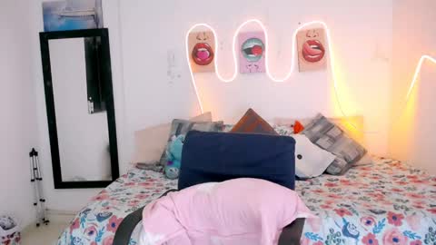 antonella online show from May 16, 1:41 am