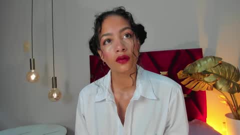 Snapshot of antonellahall_ chatting on March 8, 12:18 pm AntonellaHall online show from March 8, 12:18 pm