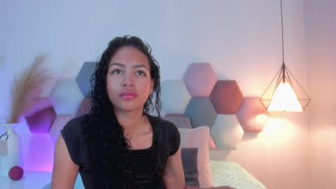Snapshot of antonellahall_ chatting on February 17, 12:16 pm AntonellaHall online show from February 17, 12:16 pm