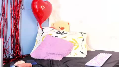 Snapshot of antonellasmith0 chatting on February 17, 12:49 pm ANTO online show from February 17, 12:49 pm