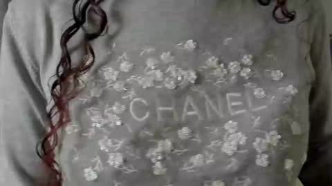 A N T O N E L L E  online show from January 10, 11:33 am