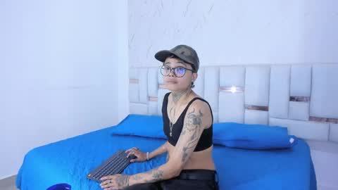 antony_d_ossa online show from April 30, 9:41 pm