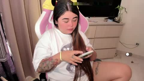   Independent model  online show from May 2, 5:05 pm