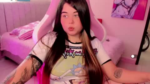   Independent model  online show from May 8, 7:27 pm