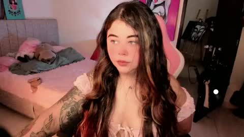   Independent model  online show from May 17, 6:29 pm