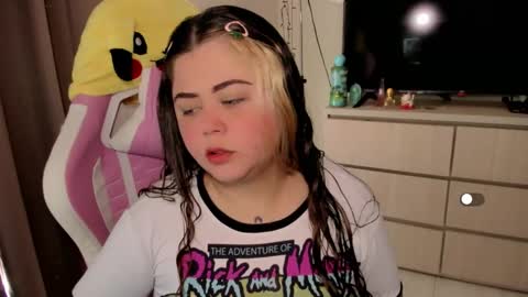   Independent model  online show from March 22, 4:02 pm