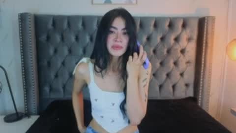 anya_belth online show from May 11, 7:55 pm