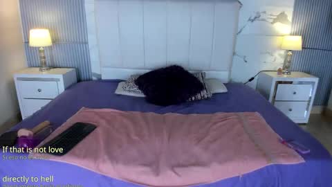 I am Anya online show from September 22, 12:36 pm