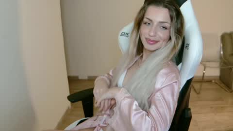 Anya online show from May 25, 7:02 pm