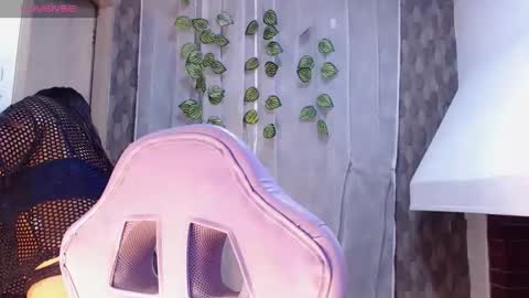 anyela_donecm online show from April 6, 7:15 pm