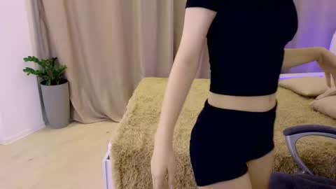 ApheliaStar online show from December 4, 4:19 pm