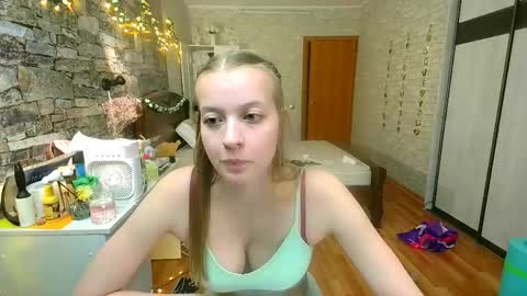 Aphrodite online show from May 15, 3:37 pm