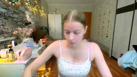 Aphrodite online show from May 1, 1:14 pm