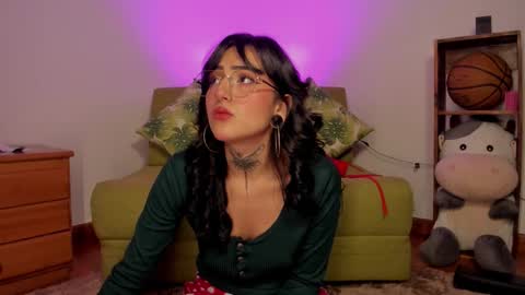 Lola  Apolo online show from October 3, 2:27 am