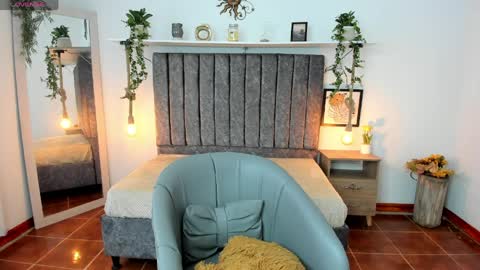 aprhil1 online show from April 8, 12:40 pm