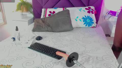 aprilberri online show from May 2, 3:32 am