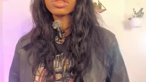 aprillebony319262 online show from April 4, 5:28 am