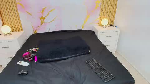 aprillross online show from May 23, 2:48 pm