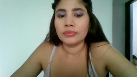 aprilroses11 online show from July 24, 12:14 pm