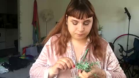 BustyPrincessLeila online show from May 16, 7:35 pm