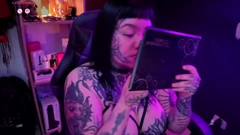 Carolain online show from April 8, 3:30 am