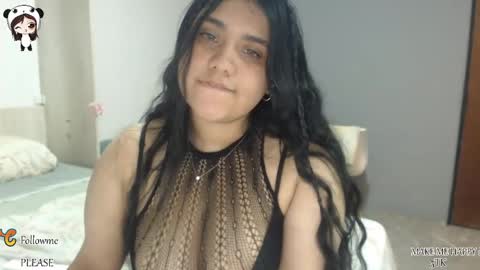 Snapshot of aralynmielle chatting on October 31, 8:18 am Aralyn  online show from October 31, 8:18 am