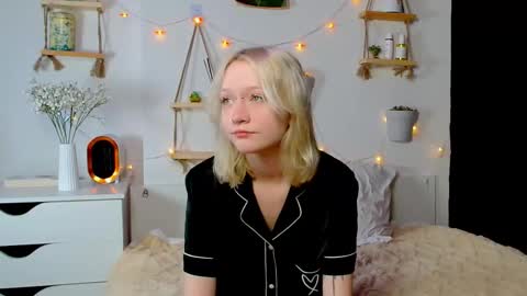 Jenny online show from November 6, 7:36 am