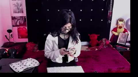 Ardat lili69 online show from May 27, 1:41 pm