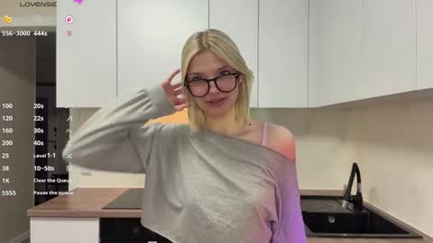 Caroline online show from May 7, 5:49 pm