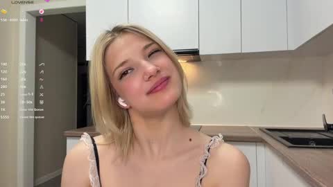 Caroline online show from May 10, 6:21 pm
