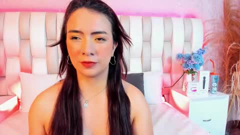 ari_lynn_ online show from December 23, 3:32 am