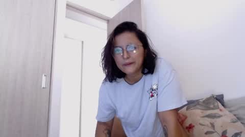 AriaBronw online show from May 21, 1:42 pm