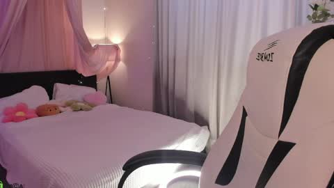 aria_mila online show from May 28, 3:04 am