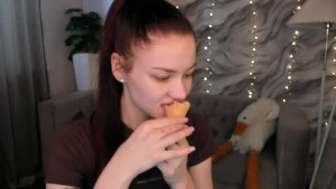 aria_mila online show from May 13, 3:12 am