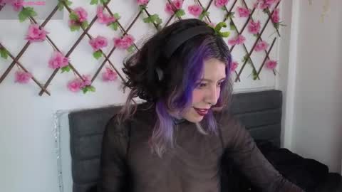 aria_silk online show from March 9, 4:54 pm