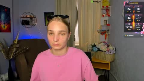 aria_voss_ online show from May 26, 6:02 am