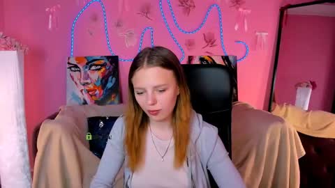 aria_voss_ online show from May 18, 9:48 am