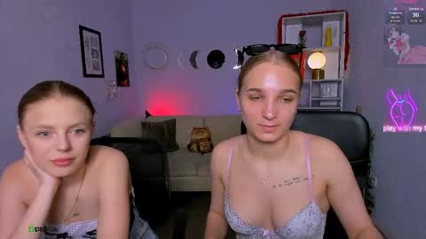 aria_voss_ online show from May 20, 7:16 am