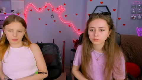 aria_voss_ online show from May 21, 8:01 am