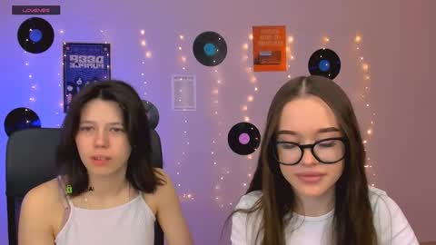 aria_wild_ online show from May 1, 8:50 am