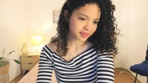 ariaa_23 online show from May 20, 12:46 pm