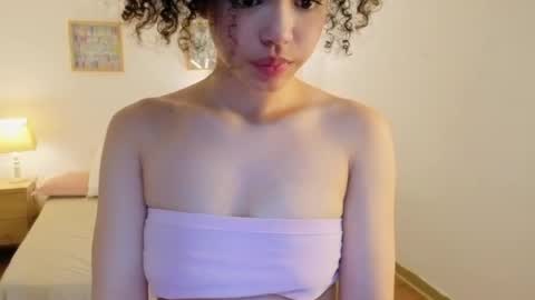 ariaa_23 online show from May 13, 4:24 pm