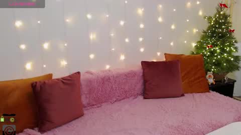 Snapshot of ariana_addams2 chatting on December 22, 5:10 pm ariana_addams2 online show from December 22, 5:10 pm